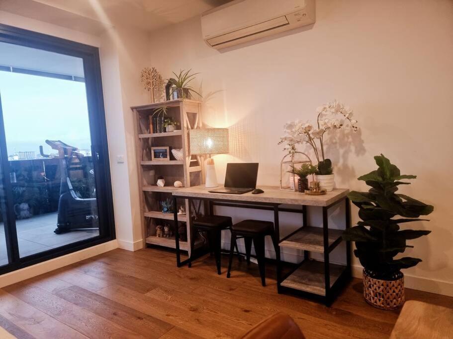 2 Bedrooms Aptmt With Ocean View Джилонг Екстериор снимка