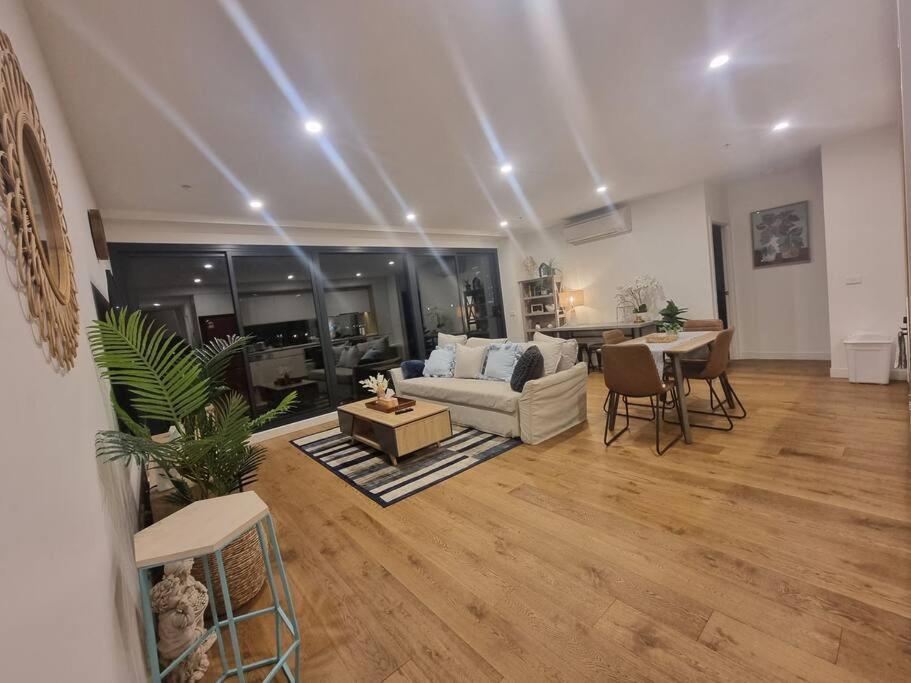 2 Bedrooms Aptmt With Ocean View Джилонг Екстериор снимка