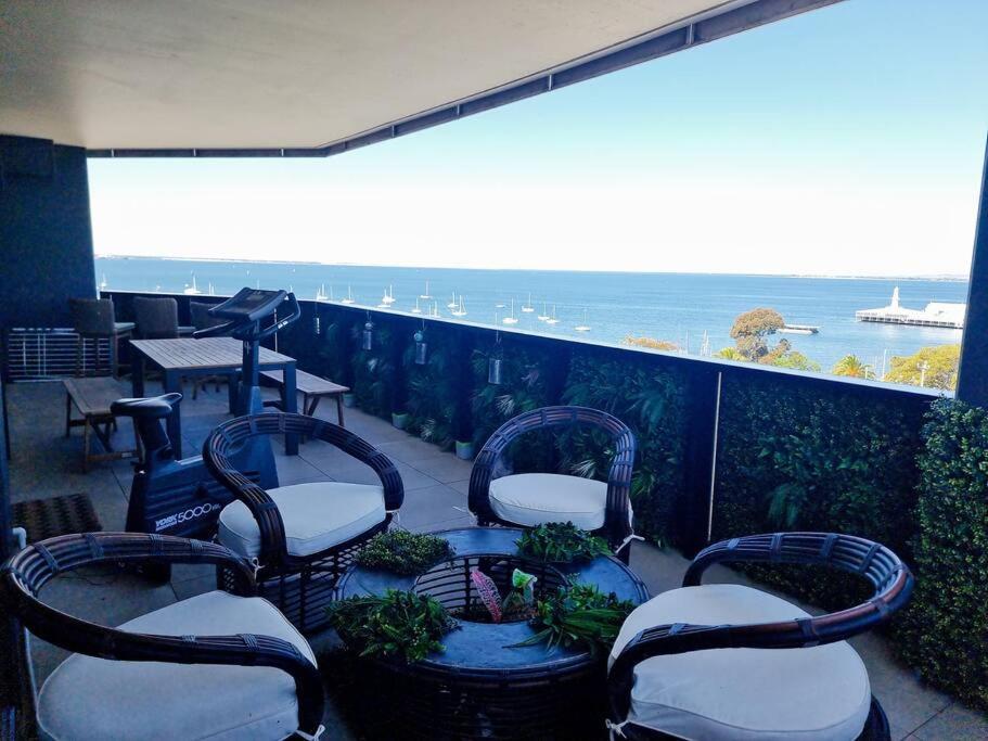 2 Bedrooms Aptmt With Ocean View Джилонг Екстериор снимка